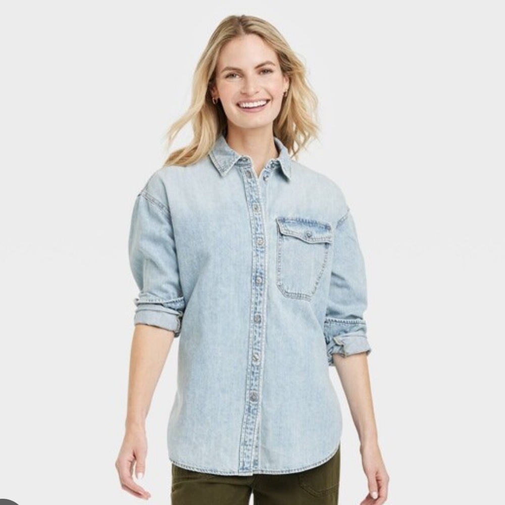 Universal Thread Light Wash Denim Top